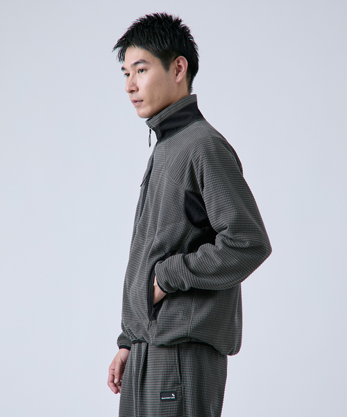 B.C STOCK(ベーセーストック)の「GRAPHPOINT フリースジャケット(ブルゾン・メンズ・ブラック/カーキ・MEDIUM/LARGE)」の9枚目の写真