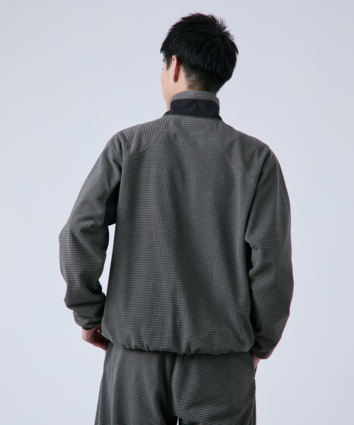 B.C STOCK(ベーセーストック)の「GRAPHPOINT フリースジャケット(ブルゾン・メンズ・ブラック/カーキ・MEDIUM/LARGE)」の10枚目の写真