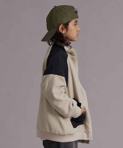 PAIRMANON STREET（ペアマノンストリート）の「フリース ラグラン切替 ジップトップス【PAIRMANON STREET】（ブルゾン・キッズ・アイボリー/ブラック/オレンジ・100/110/120/130/140/150/160/90）」の4枚目の写真