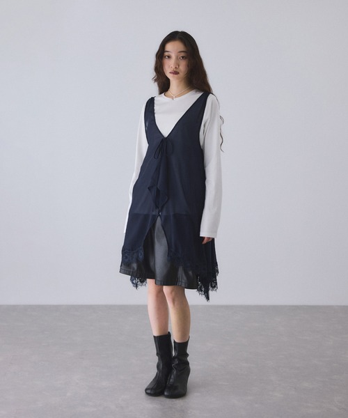 ADAM ET ROPE'（アダムエロペ）の「ヘムレースシアージレ（シャツ/ブラウス・レディース・ネイビー/オフホワイト/ブラック・FREE）」の9枚目の写真