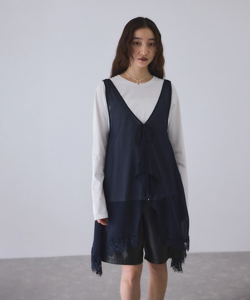 ADAM ET ROPE'（アダムエロペ）の「ヘムレースシアージレ（シャツ/ブラウス・レディース・ネイビー/オフホワイト/ブラック・FREE）」の16枚目の写真