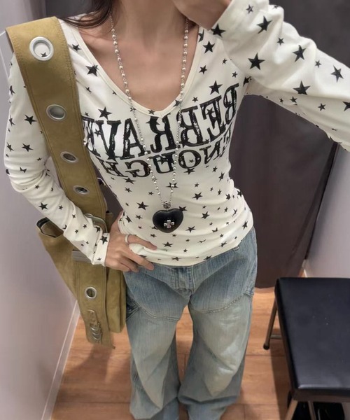 HALEY PESCA（ヘーリーペスカ）の「HALEY PESCA/ロゴプリント　Vネック　スタードットカットソー（Tシャツ/カットソー・レディース・ホワイト/グレー・SMALL/MEDIUM）」の3枚目の写真