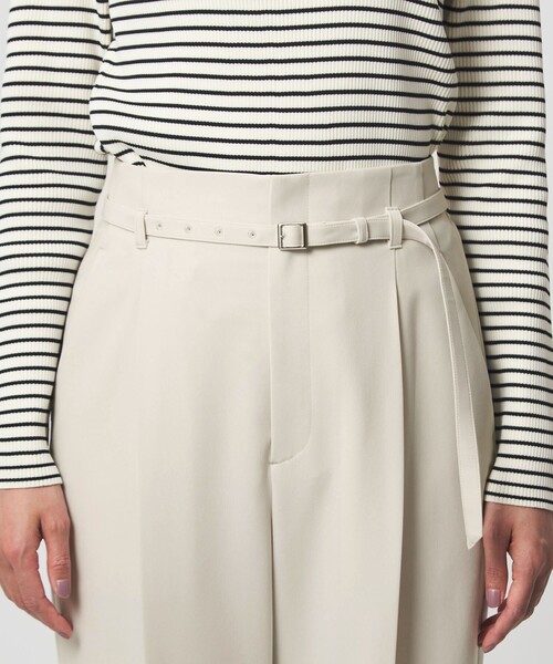 green label relaxing（グリーンレーベルリラクシング）の「［size SHORT/TALLあり］パウドレ ワイド パンツ ナチュラル（スラックス・レディース・ナチュラル・TALL/46/44/42/40/38/36/34/SHORT）」の2枚目の写真