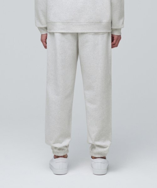 MUSINSA STANDARD（ムシンサスタンダード）の「フリーススウェットパンツ[オートミール]（スウェットパンツ・メンズ・その他・SMALL/MEDIUM/LARGE/X-LARGE/XX-LARGE/XXX-LARGE）」の2枚目の写真