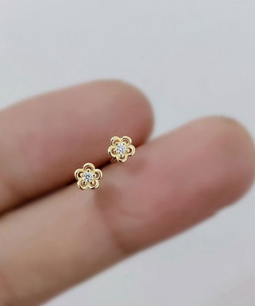yu-ka（ユーカ）の「YU-KA:ジルコニアミニフラワーピアス zirconia mini flower pierce（ピアス（両耳用）・レディース・シルバー/ゴールド・FREE）」の3枚目の写真