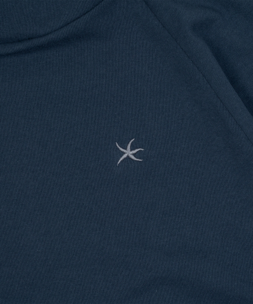 THECOLDESTMOMENT(ザコールデストモーメント)の「TCM hooded raglan long sleeve (blue)(Tシャツ/カットソー・レディース・その他・SMALL/MEDIUM/LARGE)」の3枚目の写真