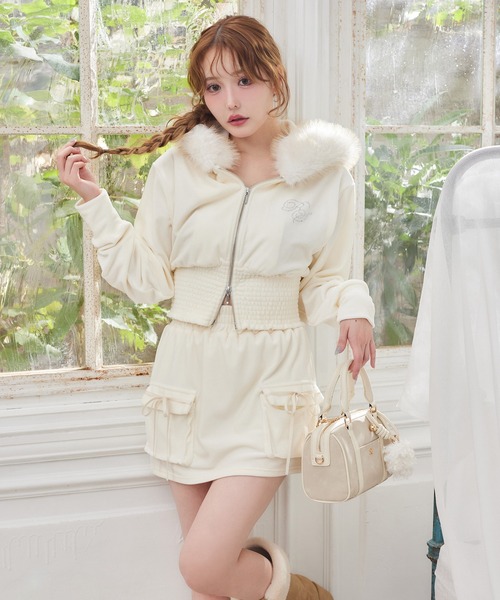 one after another NICE CLAUP（ワンアフターアナザーナイスクラップ）の「セットアップ対応可/ファー付きウエストシャーリングパーカー（パーカー・レディース・サックスブルー/チャコールグレー/アイボリー系/ピンク系・FREE）」の7枚目の写真