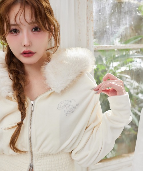 one after another NICE CLAUP（ワンアフターアナザーナイスクラップ）の「セットアップ対応可/ファー付きウエストシャーリングパーカー（パーカー・レディース・サックスブルー/チャコールグレー/アイボリー系/ピンク系・FREE）」の10枚目の写真