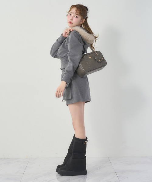 one after another NICE CLAUP（ワンアフターアナザーナイスクラップ）の「セットアップ対応可/ファー付きウエストシャーリングパーカー（パーカー・レディース・サックスブルー/チャコールグレー/アイボリー系/ピンク系・FREE）」の13枚目の写真