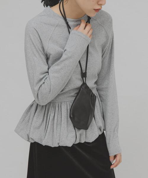 KBF（ケイビーエフ）の「ピーチスキンバブルヘムトップス（Tシャツ/カットソー・レディース・オフホワイト/グレー系その他/ブラウン・ONE）」の4枚目の写真