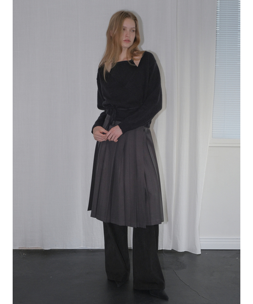 ETMON（エトモン）の「Halter Wrap Knit Top, Black（ニット/セーター・レディース・その他・F）」の2枚目の写真