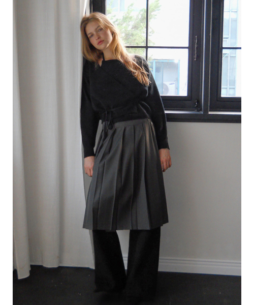 ETMON（エトモン）の「Halter Wrap Knit Top, Black（ニット/セーター・レディース・その他・F）」の5枚目の写真