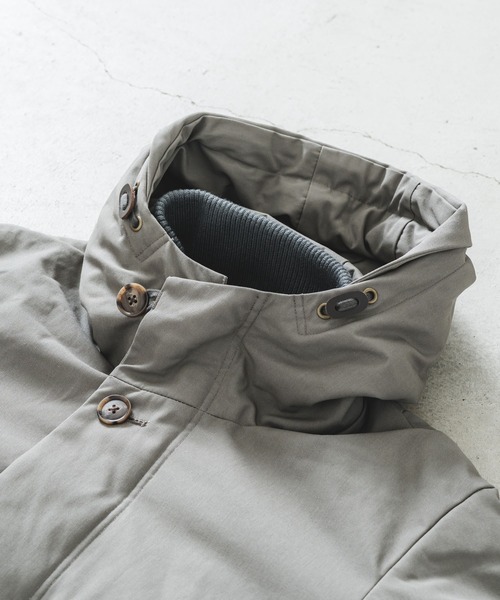 quadro（クオドロ）の「コットン/ポリエステル強撚ツイル中綿パーカーブルゾン（その他アウター・メンズ・チャコール/グレー・MEDIUM/LARGE）」の5枚目の写真