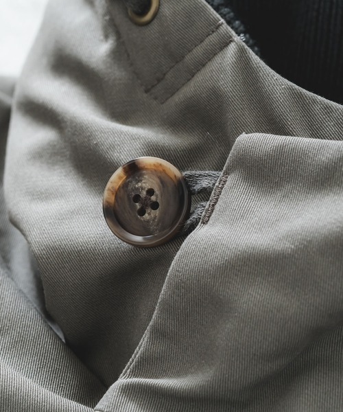 quadro（クオドロ）の「コットン/ポリエステル強撚ツイル中綿パーカーブルゾン（その他アウター・メンズ・チャコール/グレー・MEDIUM/LARGE）」の6枚目の写真