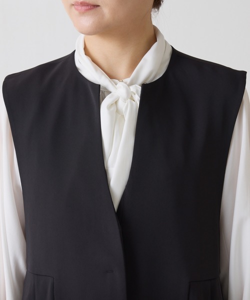 COLLAGE GALLARDAGALANTE（コラージュガリャルダガランテ）の「ツイルプリーツジレ/セレモニー/セットアップ可（ベスト・レディース・ベージュ/ブラック・FREE）」の17枚目の写真