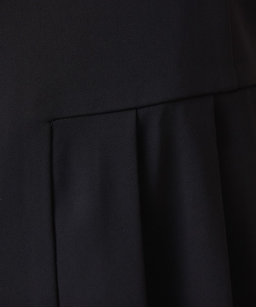 COLLAGE GALLARDAGALANTE（コラージュガリャルダガランテ）の「ツイルプリーツジレ/セレモニー/セットアップ可（ベスト・レディース・ベージュ/ブラック・FREE）」の12枚目の写真