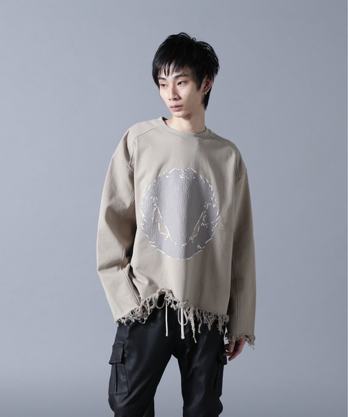 DANKE SCHON(ダンケシェーン)の「DankeSchon/ダンケシェーン/CUT FRINGE SWEAT CREWNECK EMBLEM(スウェット・メンズ・ブラック/ベージュ・L/M)」の2枚目の写真