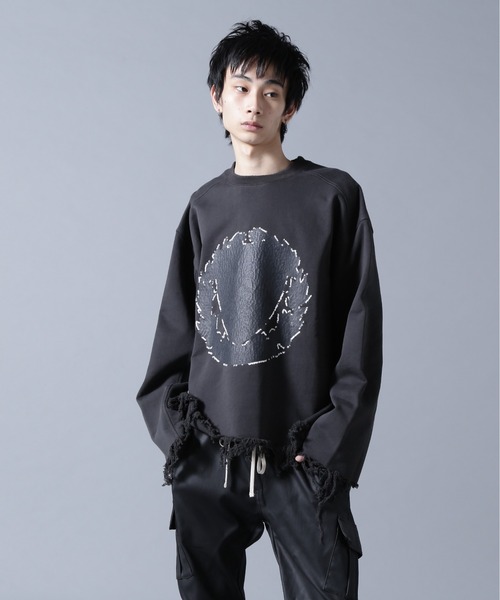 DANKE SCHON(ダンケシェーン)の「DankeSchon/ダンケシェーン/CUT FRINGE SWEAT CREWNECK EMBLEM(スウェット・メンズ・ブラック/ベージュ・L/M)」の1枚目の写真