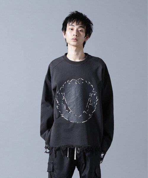 DANKE SCHON(ダンケシェーン)の「DankeSchon/ダンケシェーン/CUT FRINGE SWEAT CREWNECK EMBLEM(スウェット・メンズ・ブラック/ベージュ・L/M)」の4枚目の写真