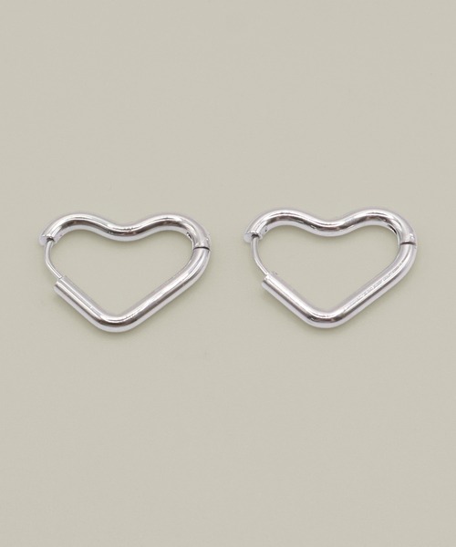 VATSURICA(バツリカ)の「〈LOINE〉金属アレルギー対応 / ステンレス / ハートフープピアス(M)(ピアス(両耳用)・レディース・ゴールド/シルバー・FREE)」の2枚目の写真