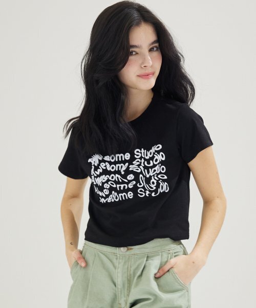 AWESOME STUDIO（オーサムスタジオ）の「ウェーブレタリングクロップスリム半袖Tシャツブラック（Tシャツ/カットソー・レディース・その他・FREE）」の2枚目の写真