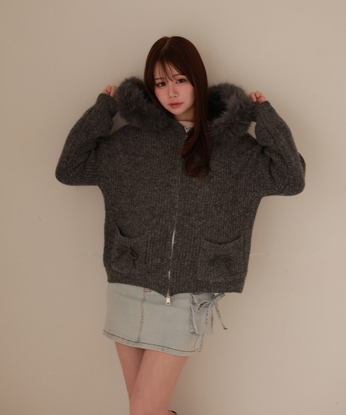 M DOLLY(エムドリー)の「fur ribbon solina knit jacket/ファーリボンソリナニットジャケット(その他アウター・レディース・グレー/ベージュ・FREE)」の3枚目の写真