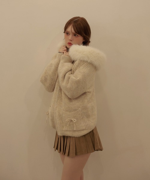 M DOLLY(エムドリー)の「fur ribbon solina knit jacket/ファーリボンソリナニットジャケット(その他アウター・レディース・グレー/ベージュ・FREE)」の8枚目の写真