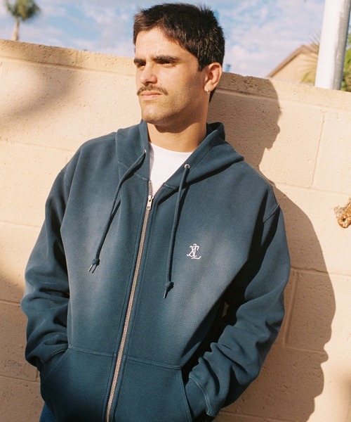 XLARGE(エクストララージ)の「FADED WAFFLE ZIP UP HOODED SWEATSHIRT(パーカー・メンズ・オフホワイト/ブラック/ネイビー/オリーブ・XL/L/M/S)」の19枚目の写真
