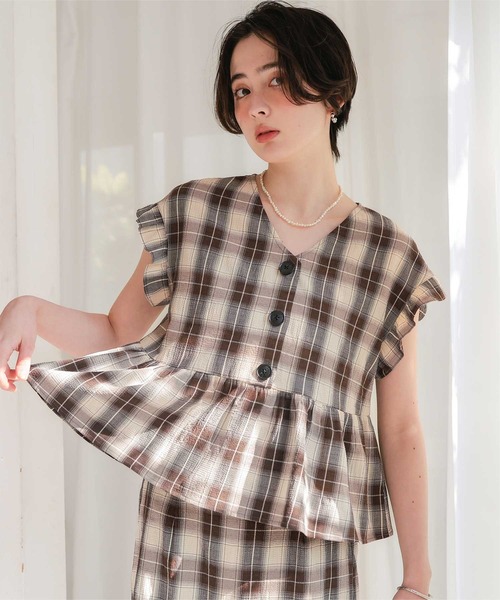 titivate(ティティベイト)の「ペプラムフレンチスリーブブラウス(シャツ/ブラウス・レディース・ブラウン/オフホワイト/ブラック/ブラック系その他・S/M/L)」の1枚目の写真