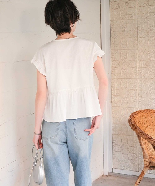 titivate(ティティベイト)の「ペプラムフレンチスリーブブラウス(シャツ/ブラウス・レディース・ブラウン/オフホワイト/ブラック/ブラック系その他・S/M/L)」の8枚目の写真