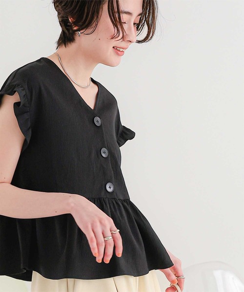 titivate(ティティベイト)の「ペプラムフレンチスリーブブラウス(シャツ/ブラウス・レディース・ブラウン/オフホワイト/ブラック/ブラック系その他・S/M/L)」の14枚目の写真