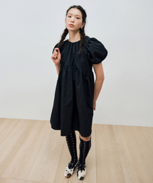 MAIS（マイス）の「ARCHED SHIRRING PUFF SLEEVE DRESS / BLACK（ワンピース）」