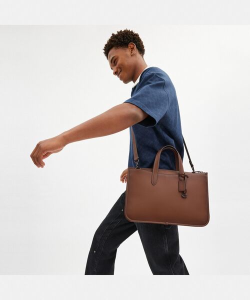 COACH(コーチ)の「アイザック ワークバッグ(ビジネスバッグ・メンズ・レッド系その他・ONE)」の3枚目の写真
