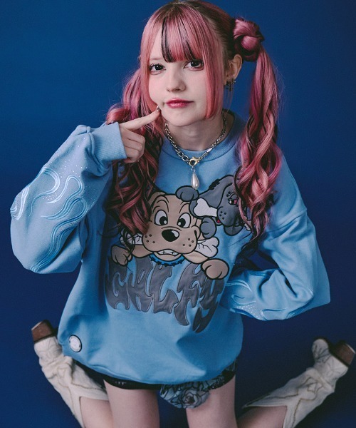 GALFY(ガルフィー)の「A'GEM/9 × .kom 『GALFY/ガルフィー』ファイヤーピカピカスウェット(スウェット・レディース・ブルー/ブラック・L)」の2枚目の写真