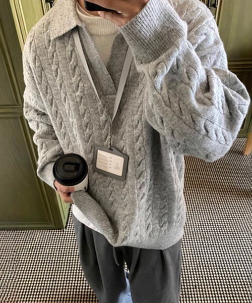 NOWLE(ノウル)の「【NOWLE】ケーブル編み フェイクレイヤード スキッパーニット(ニット/セーター・メンズ・ライトベージュ/ライトブルー/ライトグレー・MEDIUM/LARGE)」の6枚目の写真