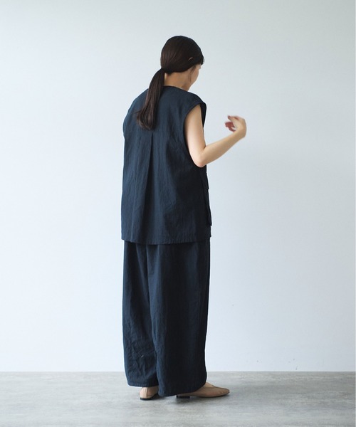 yuni(ユニ )の「高密度Cotton/Linen ベスト(シャツ/ブラウス・レディース・アイボリー/ブラック・FREE)」の11枚目の写真