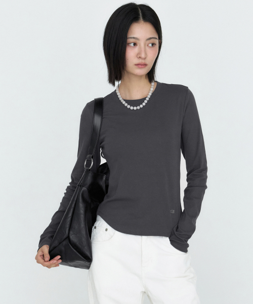 MONGDOL（モンドル）の「[6色] エッセンシャルロングスリーブTシャツ MDTS063（Tシャツ/カットソー・レディース・ライトグレー/チャコールグレー/ホワイト/ブラック/カーキ/ブラウン・SMALL/MEDIUM）」の10枚目の写真