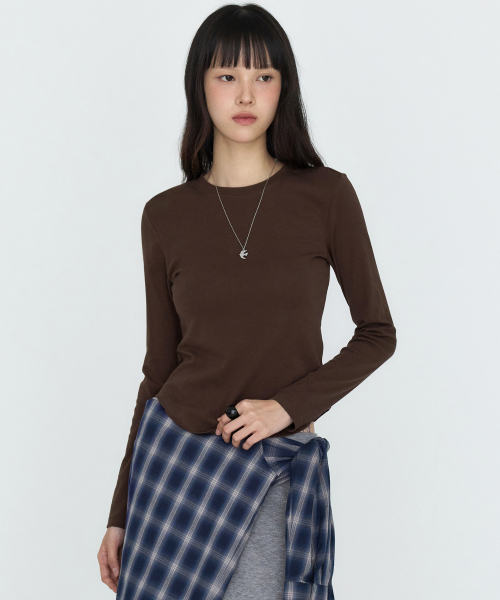 MONGDOL（モンドル）の「[6色] エッセンシャルロングスリーブTシャツ MDTS063（Tシャツ/カットソー・レディース・ライトグレー/チャコールグレー/ホワイト/ブラック/カーキ/ブラウン・SMALL/MEDIUM）」の12枚目の写真