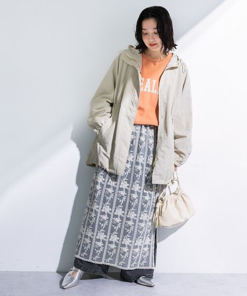 Green　Parks（グリーンパークス）の「刺しゅうロゴ裏毛プルオーバー（スウェット・レディース・オフホワイト/チャコールグレー/オレンジ/ホワイト系その他・FREE）」の13枚目の写真