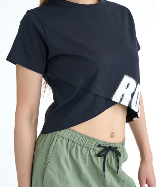 ROXY(ロキシー)の「ROXY ウィメンズ FITNESS FEEL THE SPARK TEE Tシャツ 【2026年春夏モデル】/ロキシーUVカット速乾ショート丈半袖Tシャツ(Tシャツ/カットソー・レディース・ブラック/グレー/ホワイト・MEDIUM/LARGE/SMALL)」の7枚目の写真