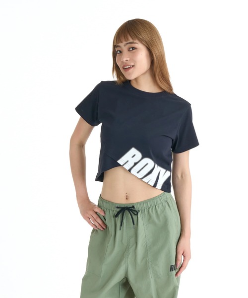 ROXY(ロキシー)の「ROXY ウィメンズ FITNESS FEEL THE SPARK TEE Tシャツ 【2026年春夏モデル】/ロキシーUVカット速乾ショート丈半袖Tシャツ(Tシャツ/カットソー・レディース・ブラック/グレー/ホワイト・MEDIUM/LARGE/SMALL)」の4枚目の写真