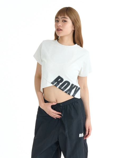 ROXY(ロキシー)の「ROXY ウィメンズ FITNESS FEEL THE SPARK TEE Tシャツ 【2026年春夏モデル】/ロキシーUVカット速乾ショート丈半袖Tシャツ(Tシャツ/カットソー・レディース・ブラック/グレー/ホワイト・MEDIUM/LARGE/SMALL)」の5枚目の写真