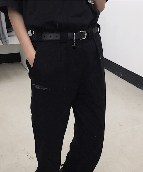 WESTBOY(ウエストボーイ)の「ユニセックス クロスチャーム付き シンプルブラックベルト WO26S5AC04(ベルト・メンズ・ブラック・FREE)」の2枚目の写真