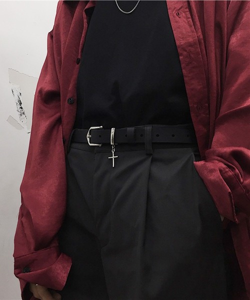 WESTBOY(ウエストボーイ)の「ユニセックス クロスチャーム付き シンプルブラックベルト WO26S5AC04(ベルト・メンズ・ブラック・FREE)」の3枚目の写真