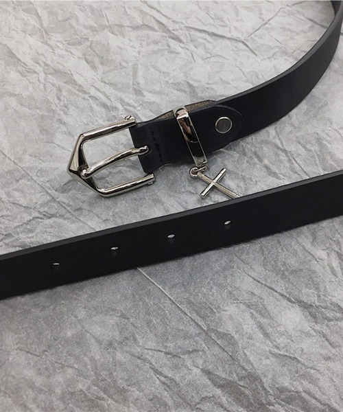 WESTBOY(ウエストボーイ)の「ユニセックス クロスチャーム付き シンプルブラックベルト WO26S5AC04(ベルト・メンズ・ブラック・FREE)」の5枚目の写真