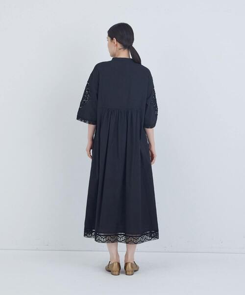 ADIEU TRISTESSE(アデュートリステス)の「【4月ベストセラーブランド内4位】【4月お気に入り登録ブランド内2位】ポプリン刺繍ワンピース(ワンピース・レディース・オフホワイト/ブルーグレー/ブラック・38)」の16枚目の写真