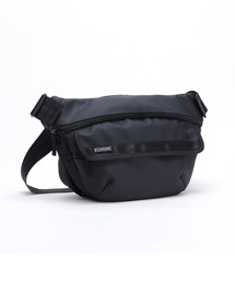 CHROME（クローム）の「［ CHROME / クローム ］BOT FLAP SLING 8L MABK_MATTE BLACK / ボット フラップ スリング 8リットル マット ブラック 耐水 8L ボディバッグ iPad収納（ボディバッグ/ウエストポーチ）」