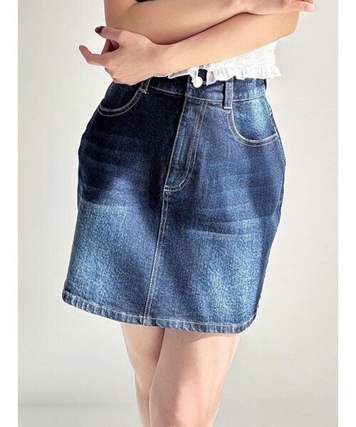 RESEXXY(リゼクシー)の「ベーシックデニムミニスカート(デニムスカート・レディース・インディゴブルー/ライトブルー・FREE)」の2枚目の写真