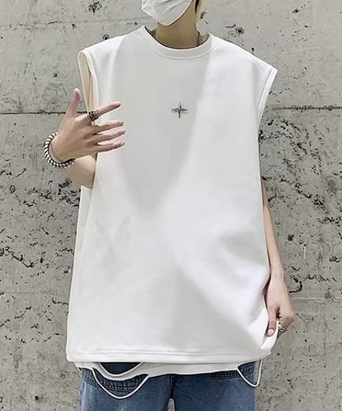 link lot（リンクロット）の「【ブローチ付き】クロスモチーフブローチ付ノースリーブT（Tシャツ/カットソー・メンズ・ダークグレー/ホワイト/ブラック・M/L）」の5枚目の写真