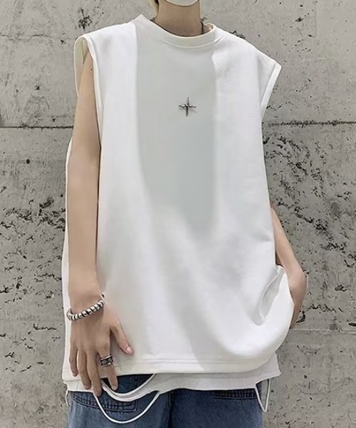 link lot（リンクロット）の「【ブローチ付き】クロスモチーフブローチ付ノースリーブT（Tシャツ/カットソー・メンズ・ダークグレー/ホワイト/ブラック・M/L）」の4枚目の写真